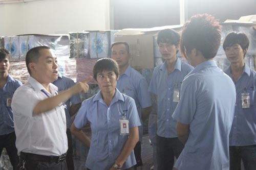 兒子表愛。劉總鼓勵(lì)